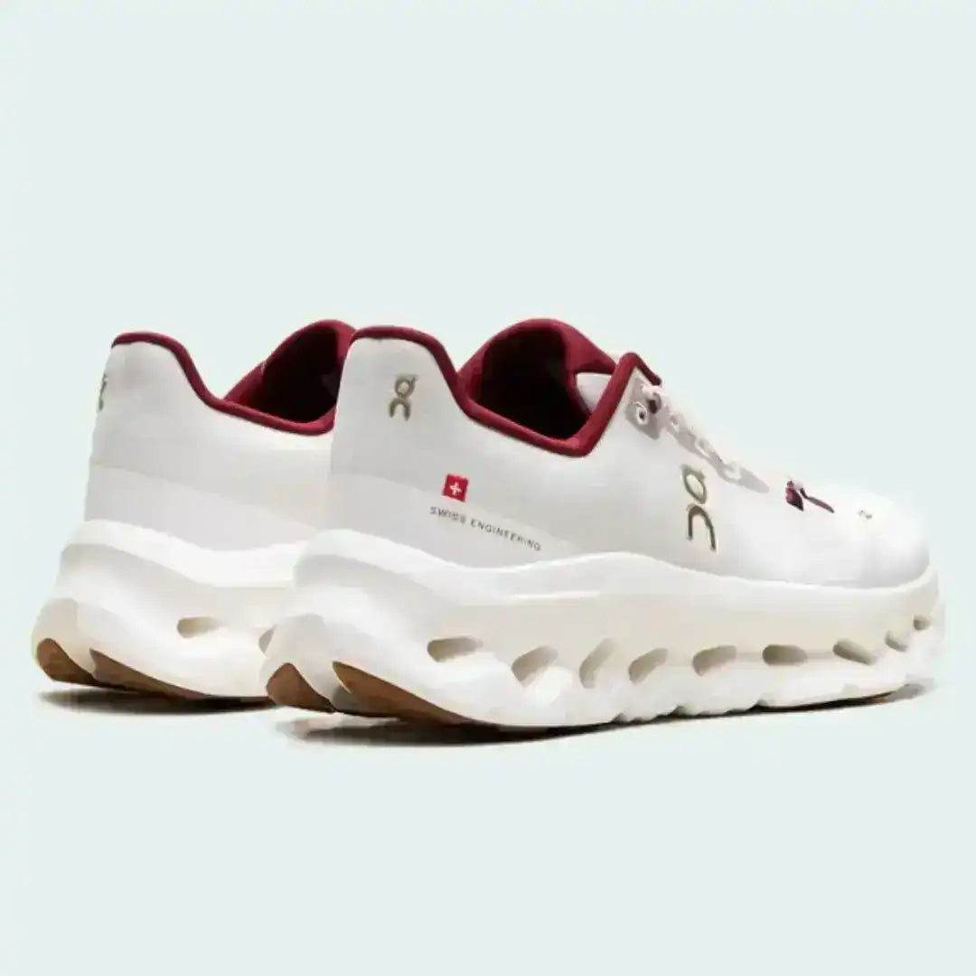 On Cloudtilt – Performance Comfort & Modern Design