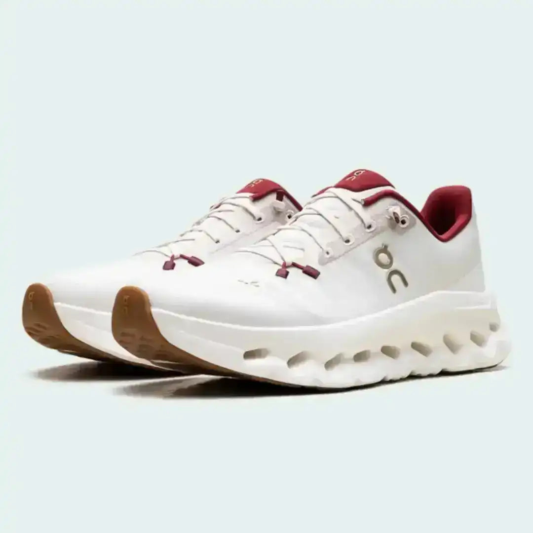 On Cloudtilt – Performance Comfort & Modern Design