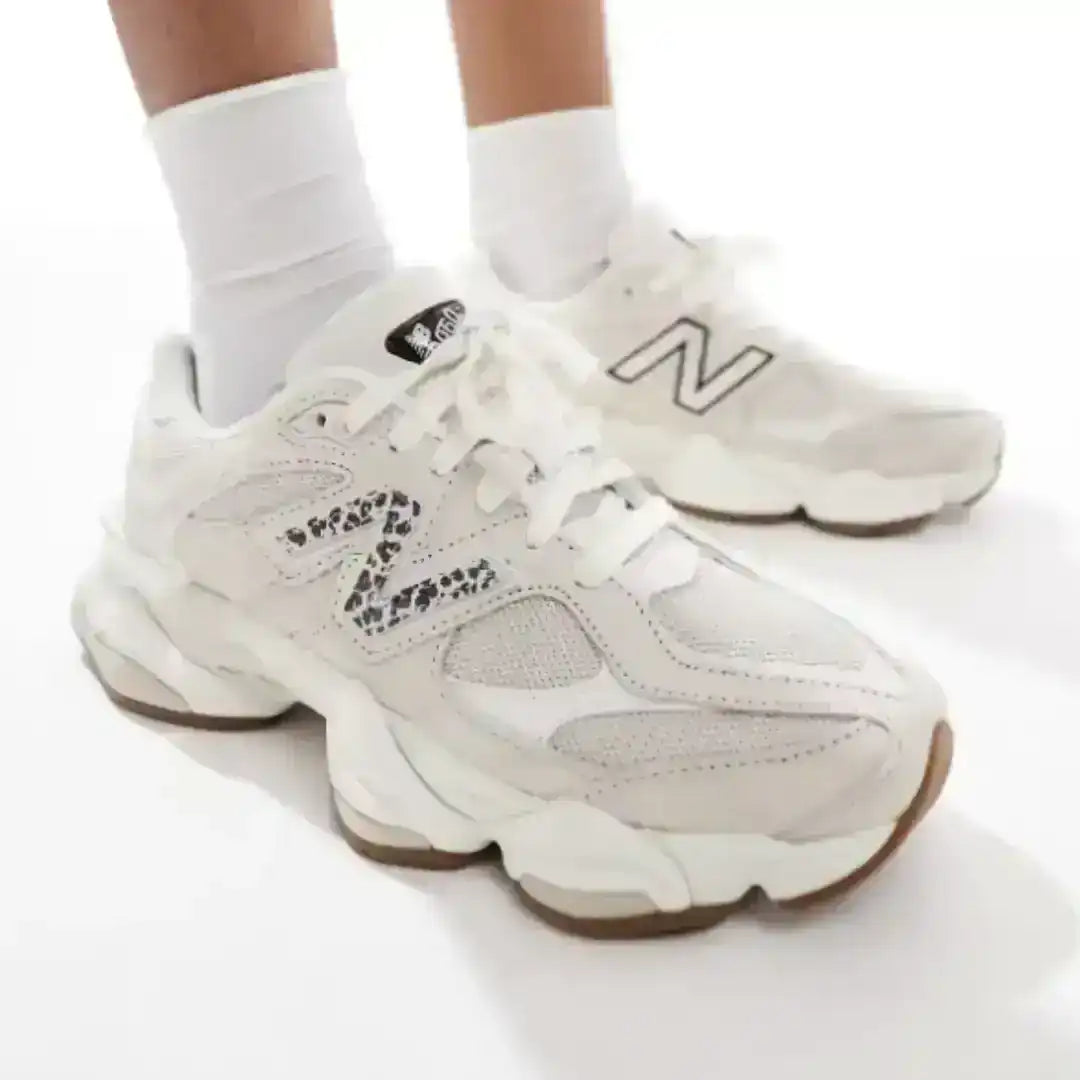 9060 beige leopard print detail