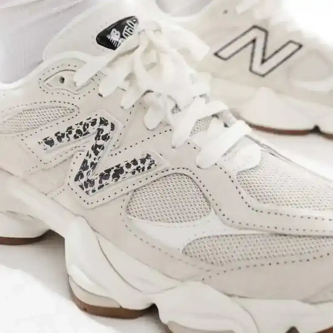 9060 beige leopard print detail