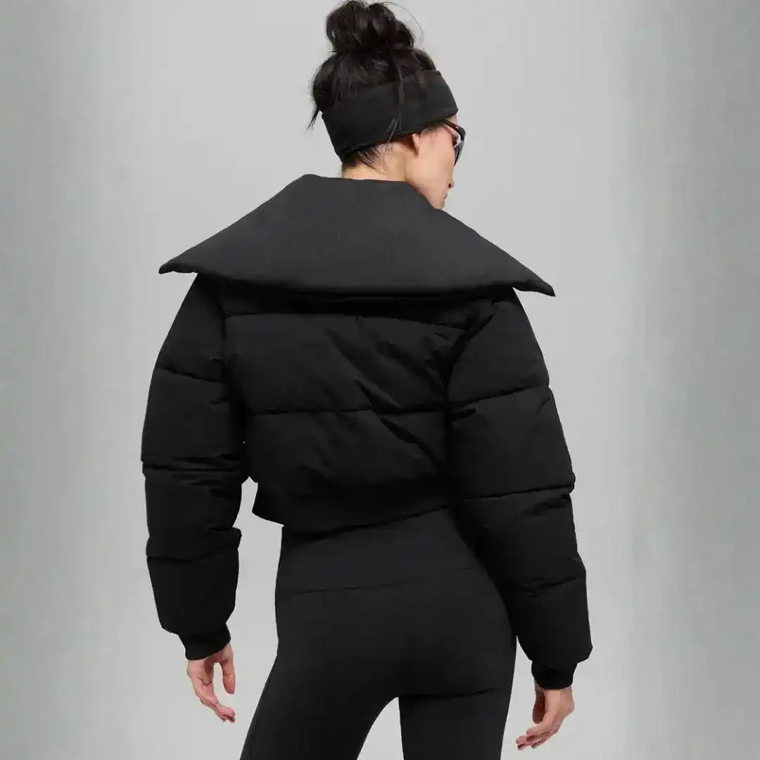 The Alo Yoga | Captivate Wide-Collar Cropped Puffer 2026 VIP