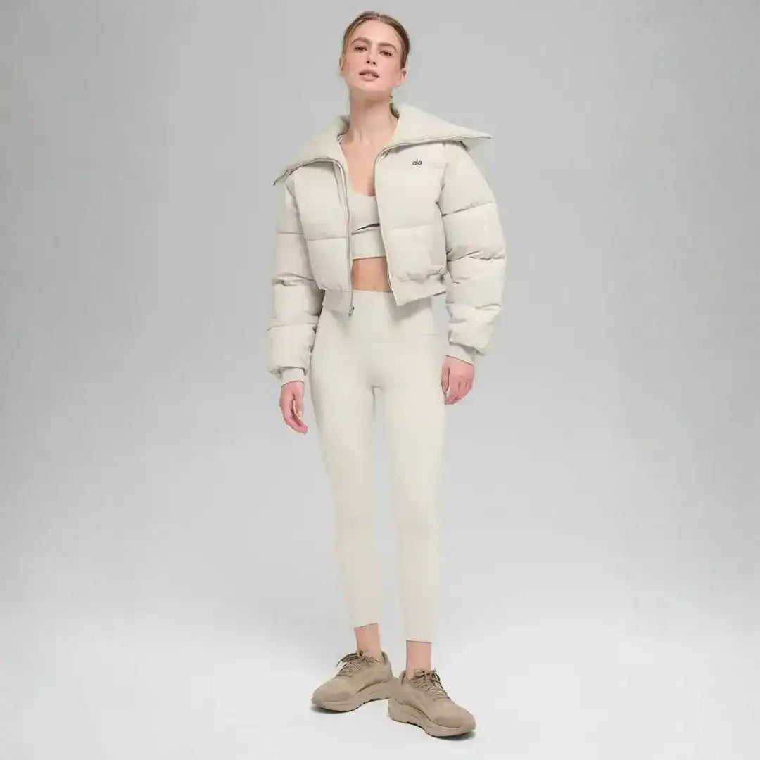The Alo Yoga | Captivate Wide-Collar Cropped Puffer 2026