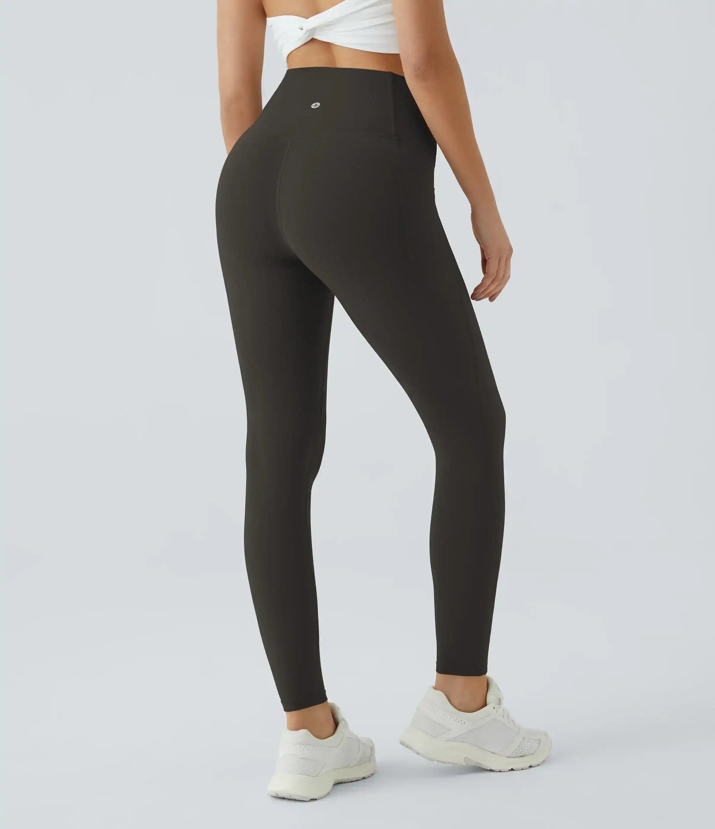 Halara Ultra-Hold High Waist Pocket Legging — Sculpted Support with Everyday Comfort