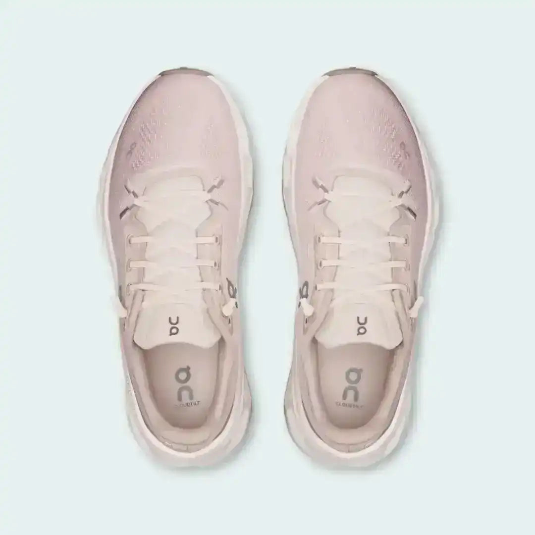 On Cloudtilt – Performance Comfort & Modern Design