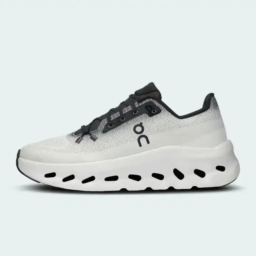 On Cloudtilt – Performance Comfort & Modern Design