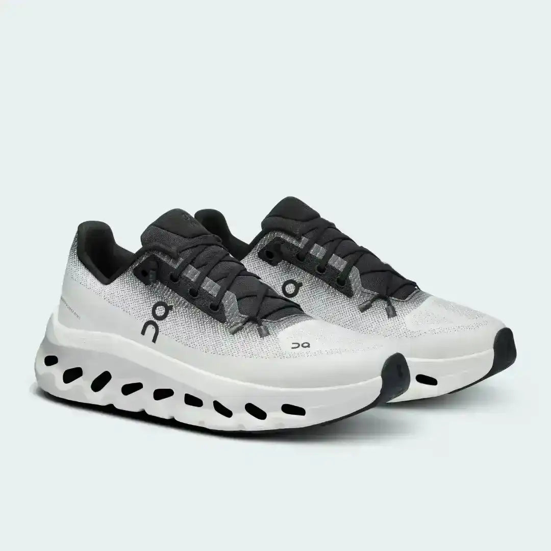 On Cloudtilt – Performance Comfort & Modern Design